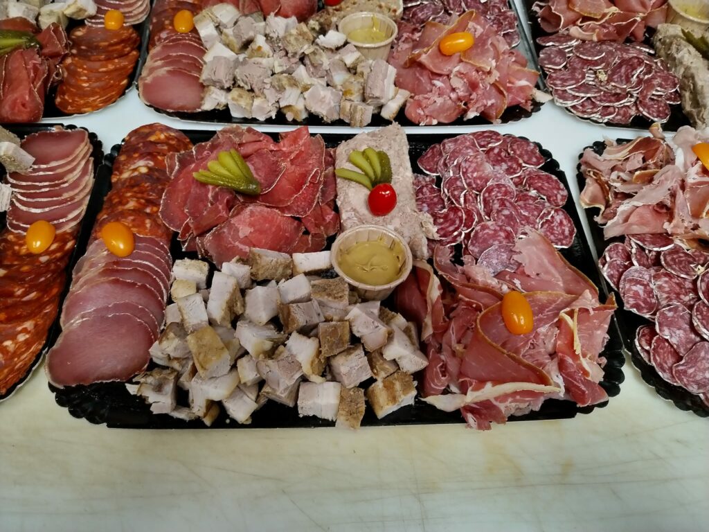 Plateau de charcuterie à Sers