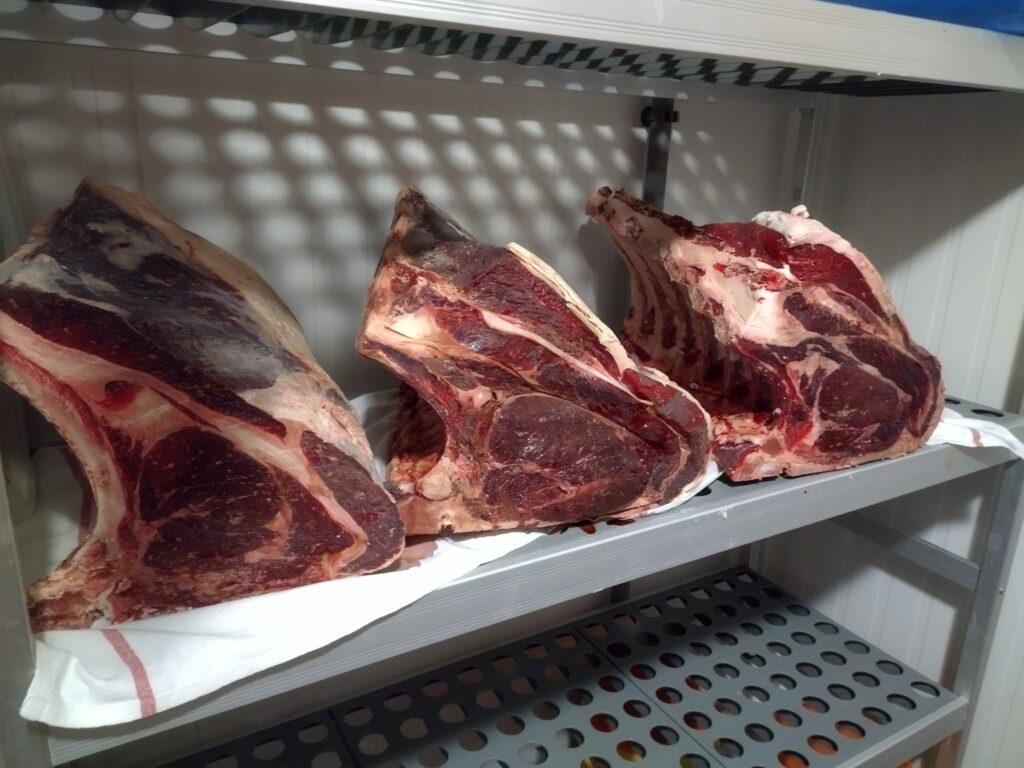 Viande Charentaise maturée de notre boucherie à Sers